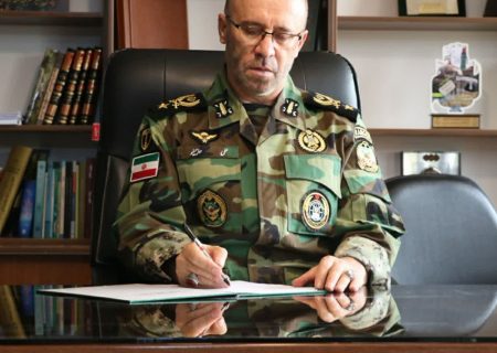 بمناسبت فرارسیدن ١٣آبان روز استکبار ستیزی و روز دانش‌آموز، امیر سرتیپ علی حاجیلو فرمانده قرارگاه منطقه‌ای شمالغرب نزاجا پیامی صادر کرد.