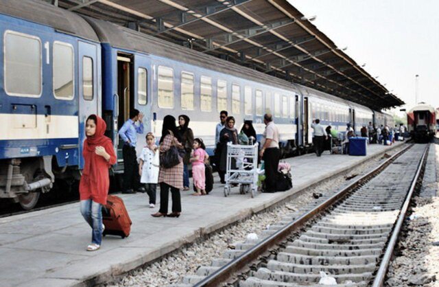 فروش بلیت قطارهای نیمه دوم فروردین فردا آغاز می‌شود