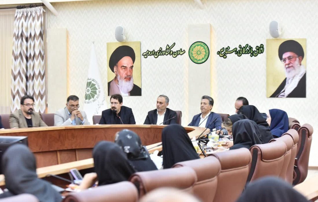 قاسم کریمی، رییس اتاق بازرگانی، صنایع، معادن و کشاورزی اورمیه در آیین گرامیداشت روز خبرنگار: