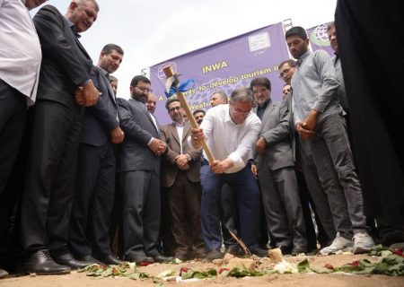 فاز اول مجتمع تجاری و گردشگری در میاندوآب با اعتبار دو هزار میلیارد تومان کلنگ‌زنی شد.