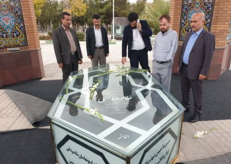 غبار روبی و عطر افشانی مزار شهدا و امام جمعه فقید شهرستان ارومیه
