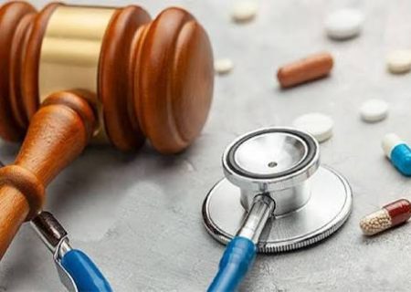 مدیرکل تعزیرات حکومتی آذربایجان غربی از محکومیت سه میلیارد ریالی پزشک برای اضافه دریافتی از بیمار خبر داد.
